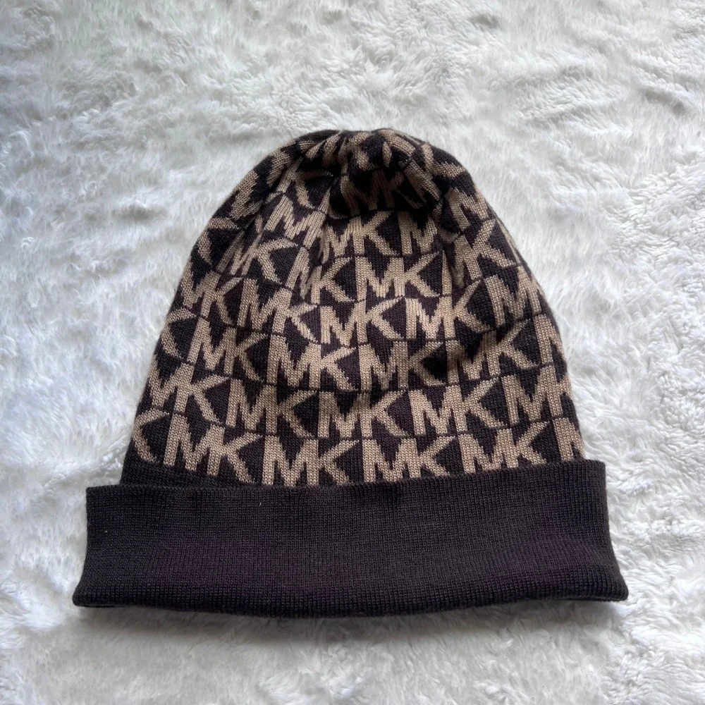 Michael Kors Brown Tan Monogram Logo Knit Cuffed Beanie Hat One Size USED
